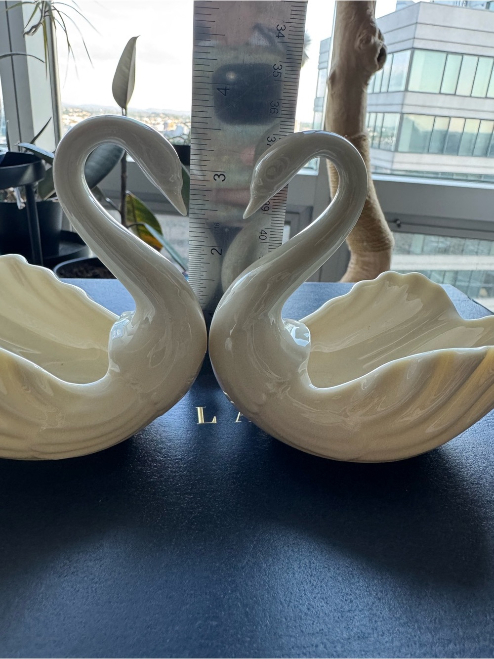 Lenox Swans - Picture 2 of 5